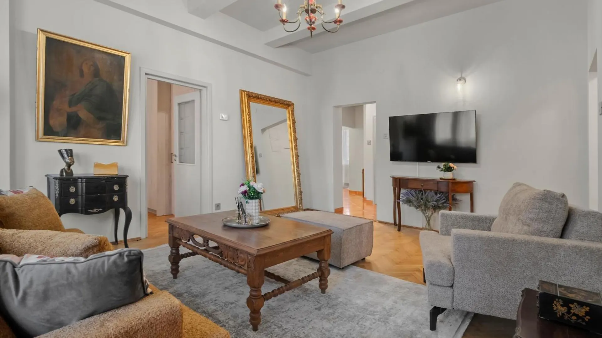 Bucharest Ultracentral Apartments 0*,
